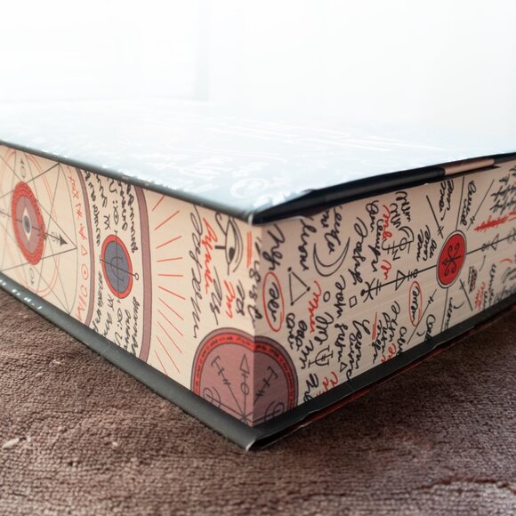 **SIGNED** Alchemised by SenLinYu, FairyLoot Exclusive (See Photos) - Picture 14 of 16